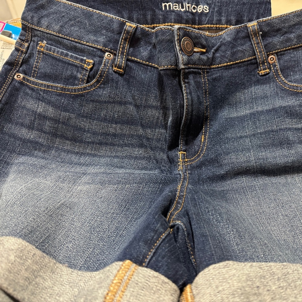Maurices Mid Rise 5" Inseam Shorts